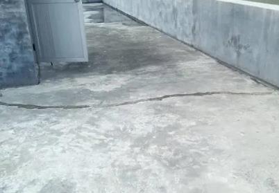 鹿泉楼顶漏水维修公司分享下如何解决卫生间隐蔽部位漏水的问题?